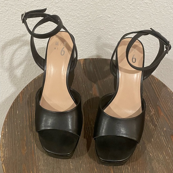 Old black DSW Peep-Toe Ankle Strap Wedge Heels Black Heels - Picture 2 of 9